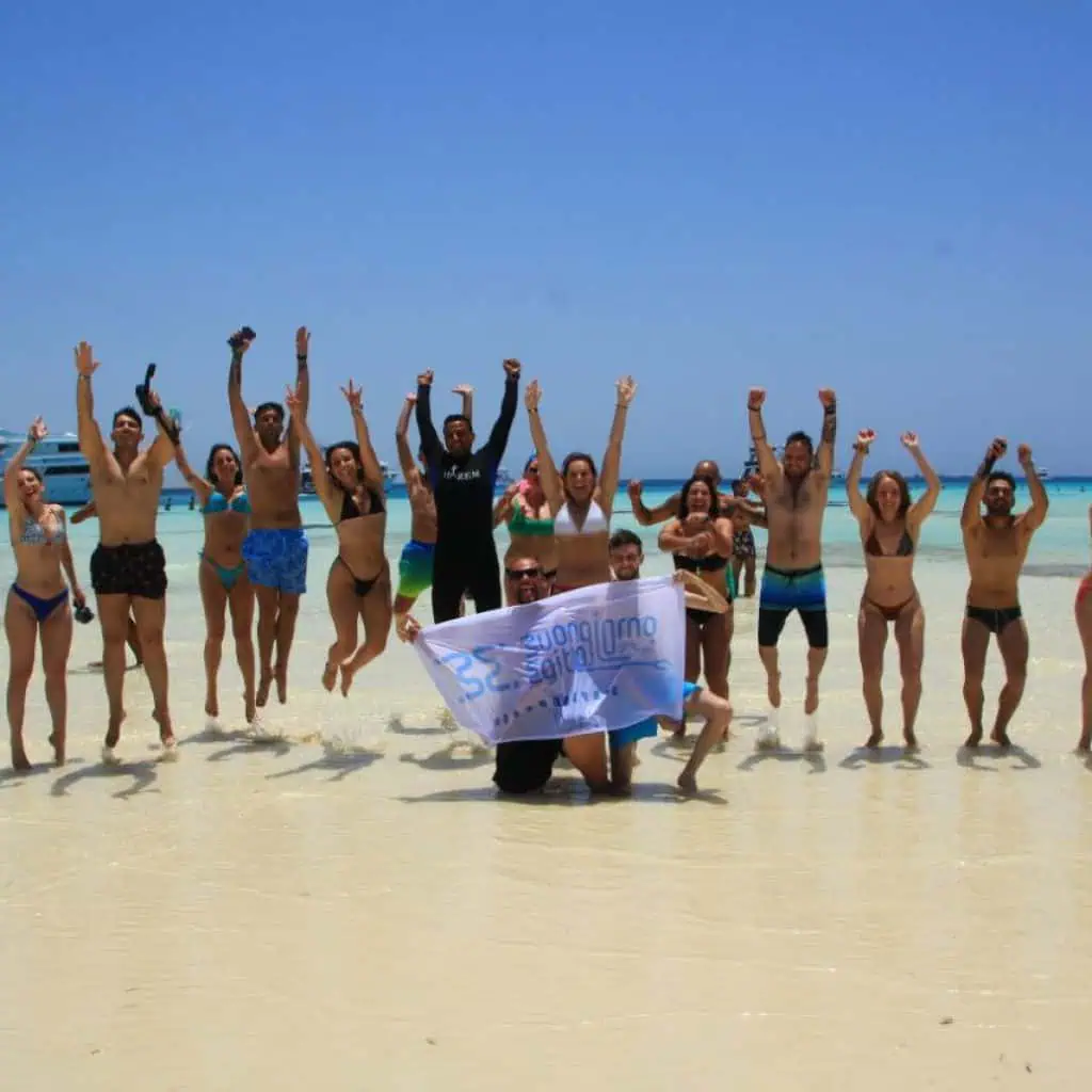 gruppo salta all isola che non c' e'