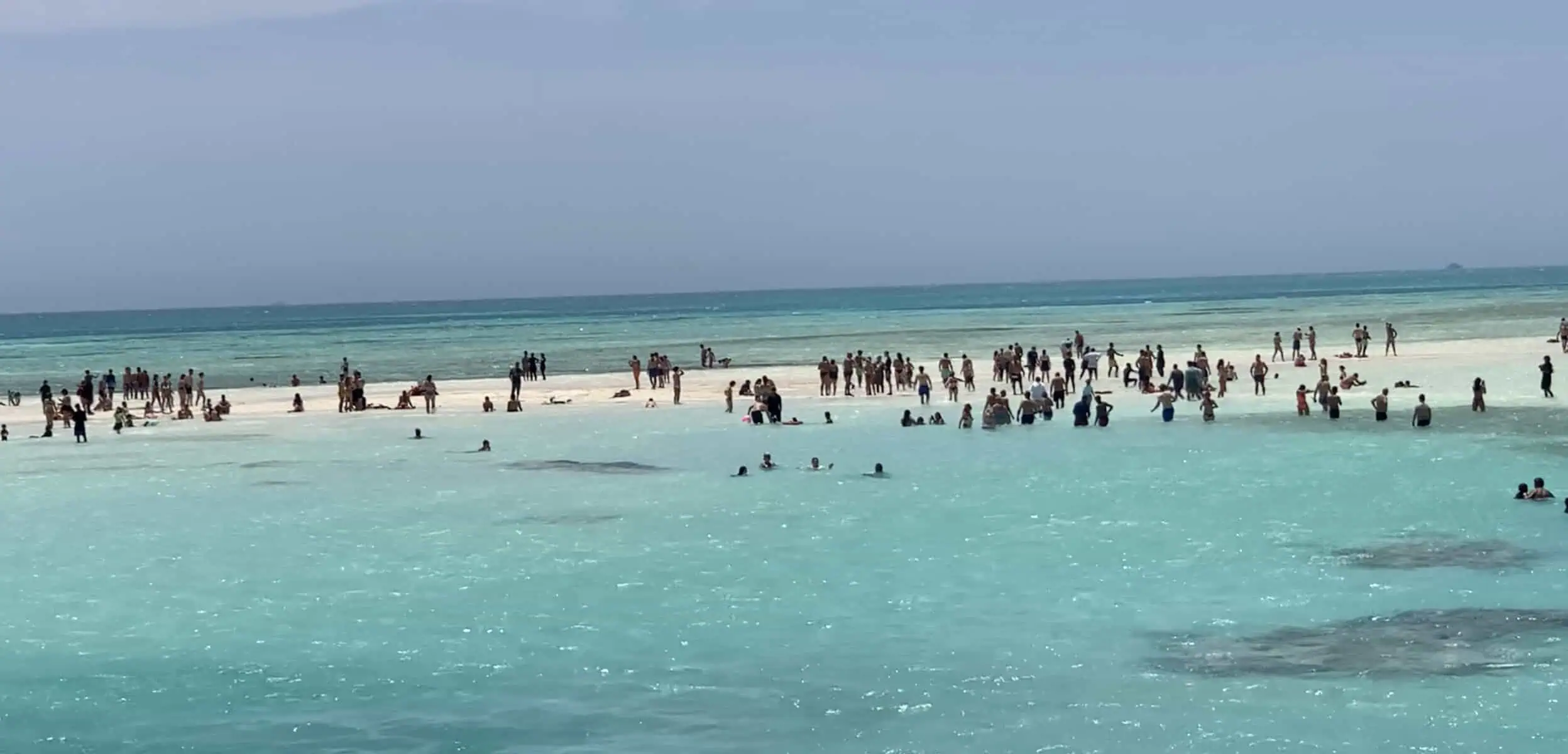 isola che non c' è nelle ore di punta piena di gente