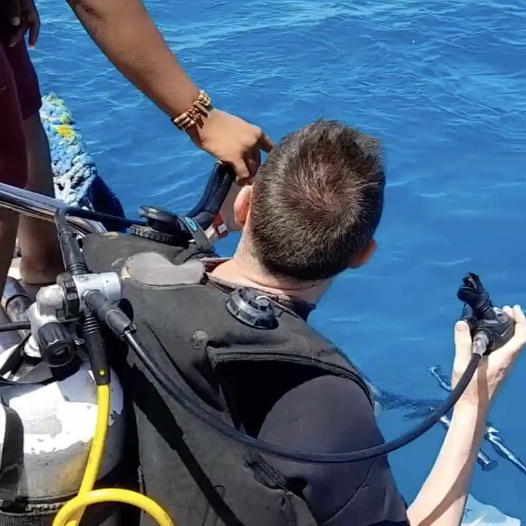 immersione intro in barca