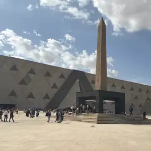 obelisco sospeso gem